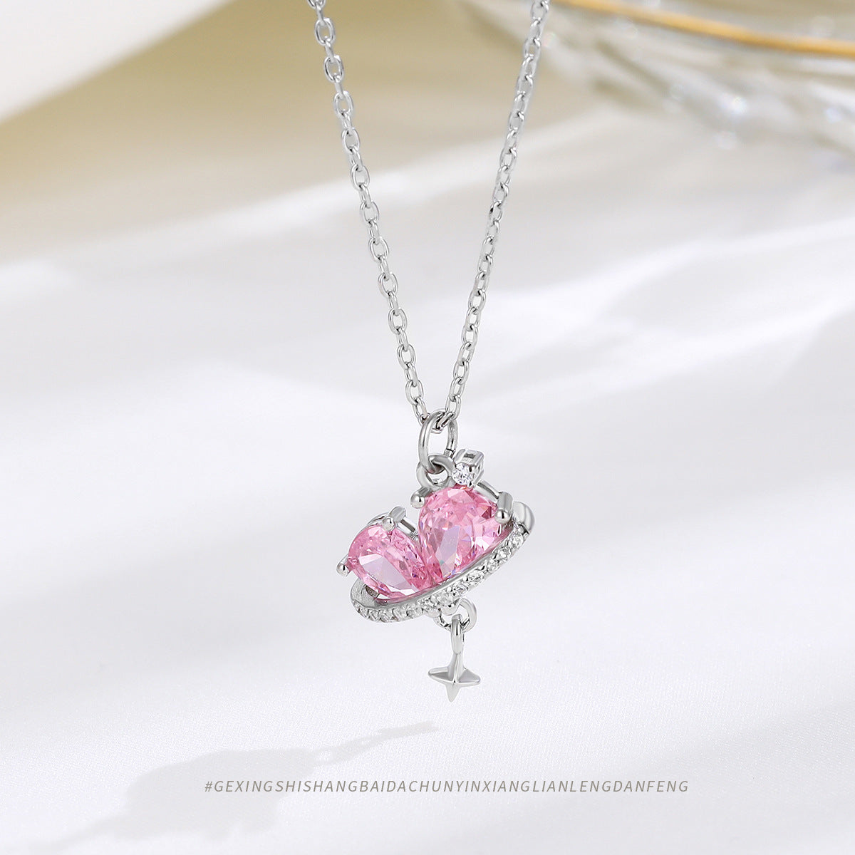 High-end, Personalized Clavicle Necklace Accessory