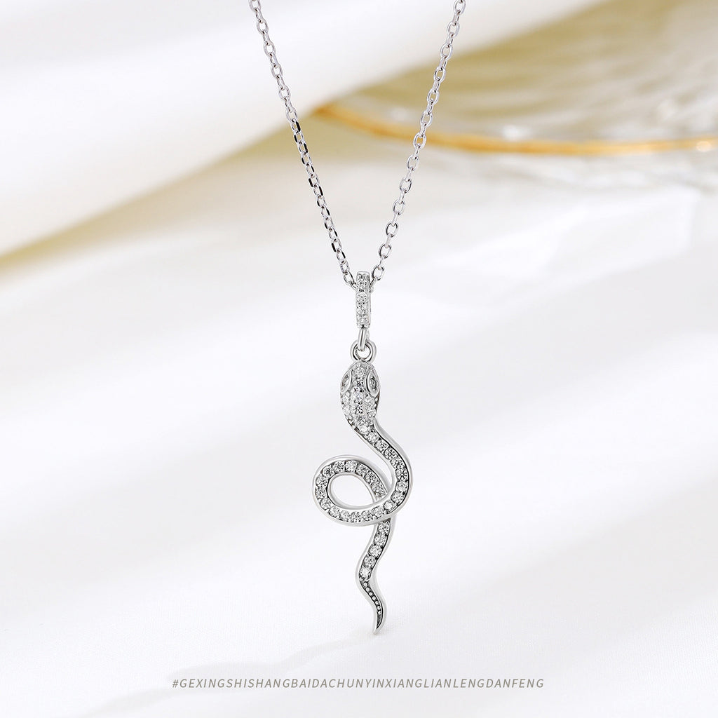 High-end, Personalized Clavicle Necklace Accessory